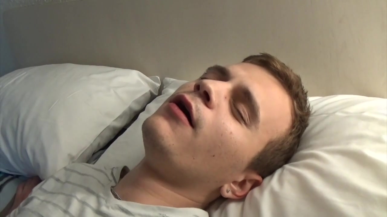 Amateur Twink Sex Tape With Theo And Alex - CrunchFrenchBareback