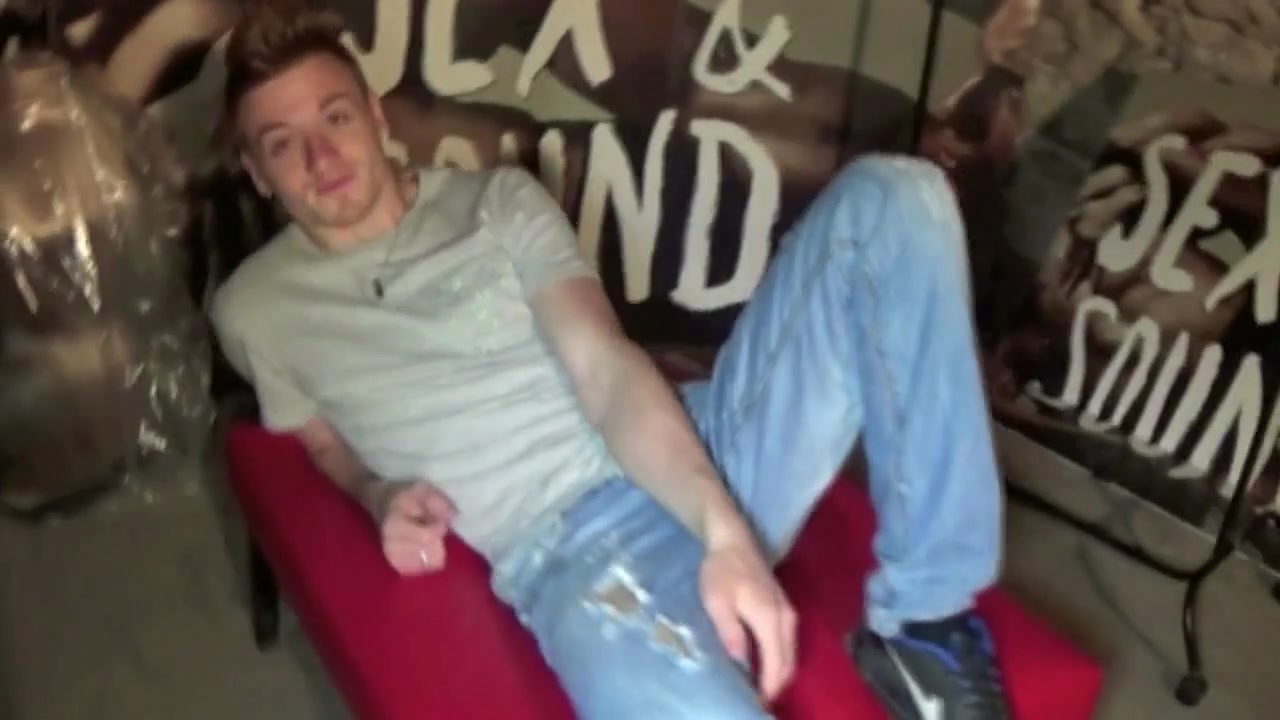 Latino Twink Fucked Rough In A Discreet Basement - CrunchFrenchBareback
