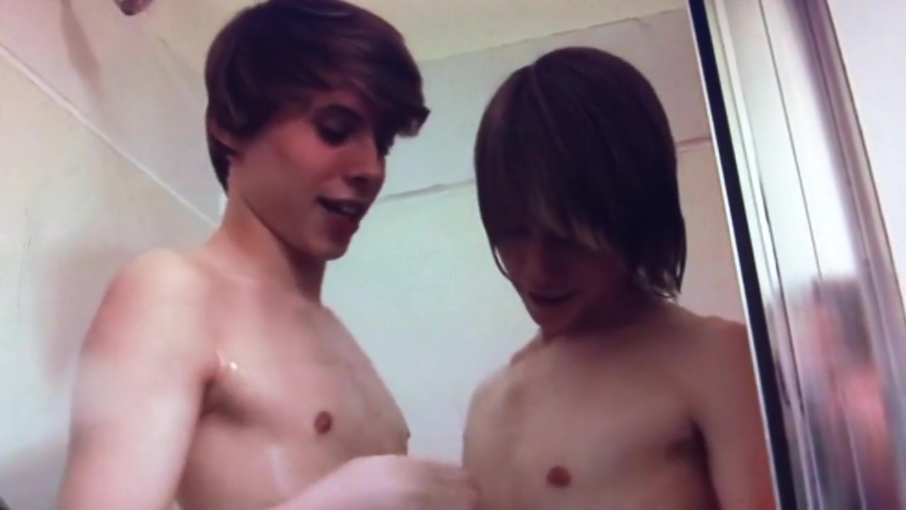 teens 18+ - In Shower Porn
