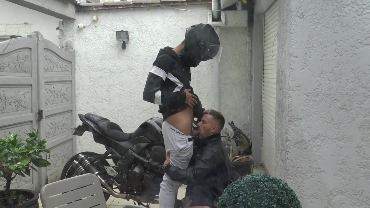 Fucked Bareback By Straight Motor Biker - AmatorBareback