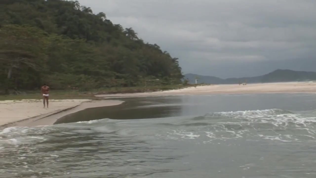 Muscle Latino Get Sucking On Beach - FemdomAustriaBoys
