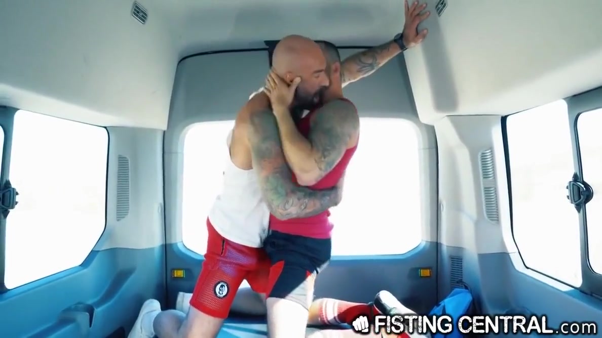 Drew Sebastian And Julian Torres - Fistingcentral - Mature Step daddy Loves To Fist Latino Hitchhike