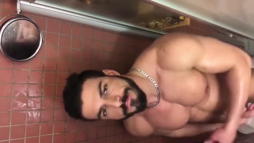 Muscle Hunk Solo Showering