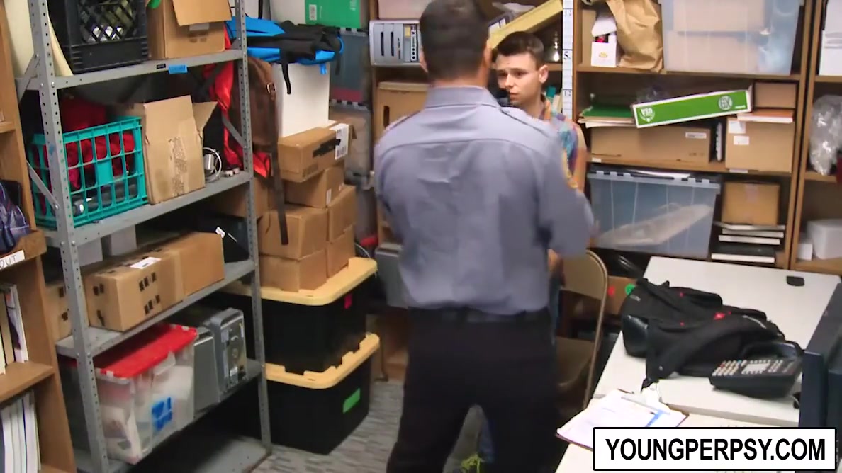 Small teenager 18+ anal in office by bear