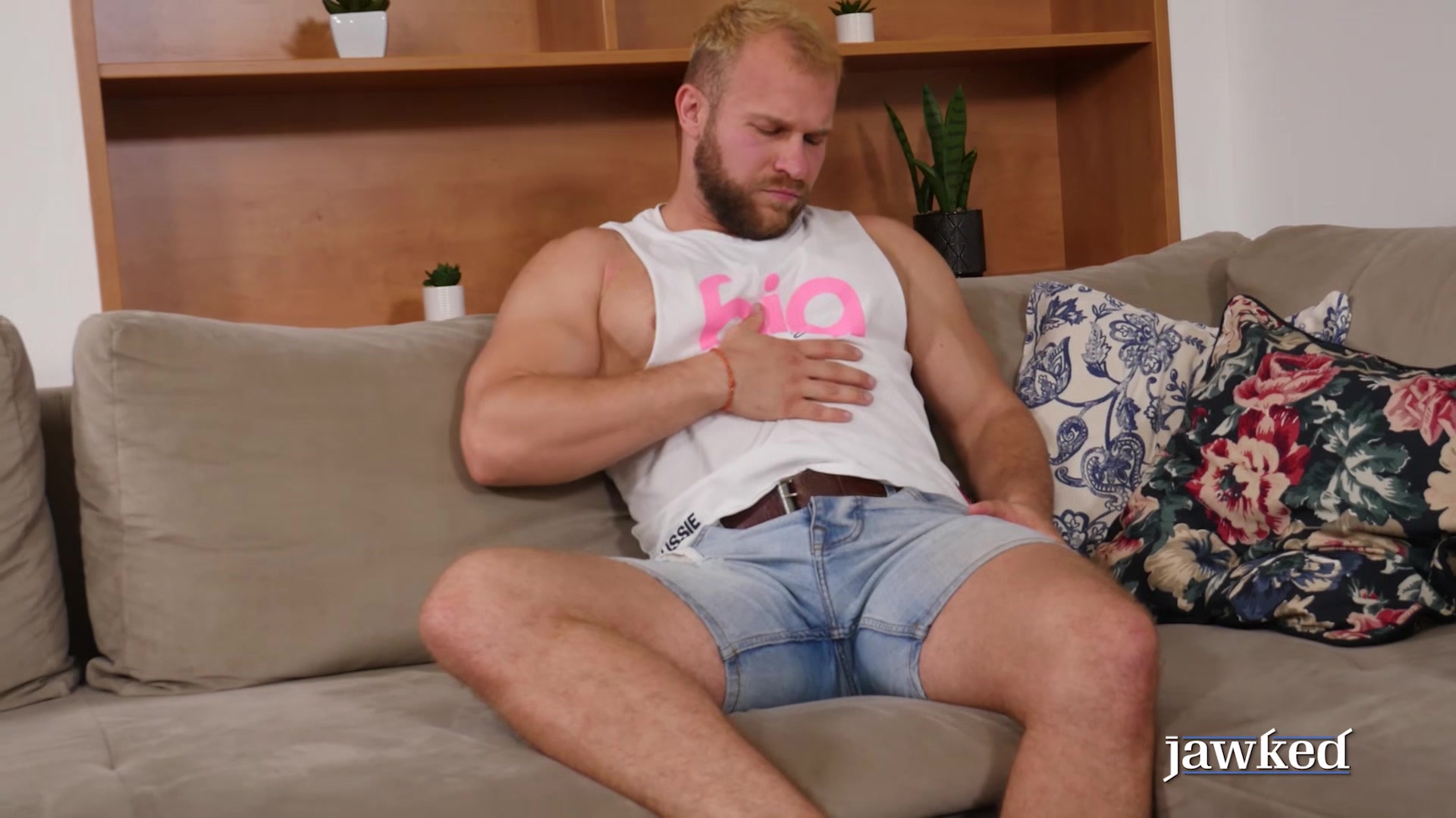 Big Powerful Jock Stud Malik Tobias Jerks Off - Jawked