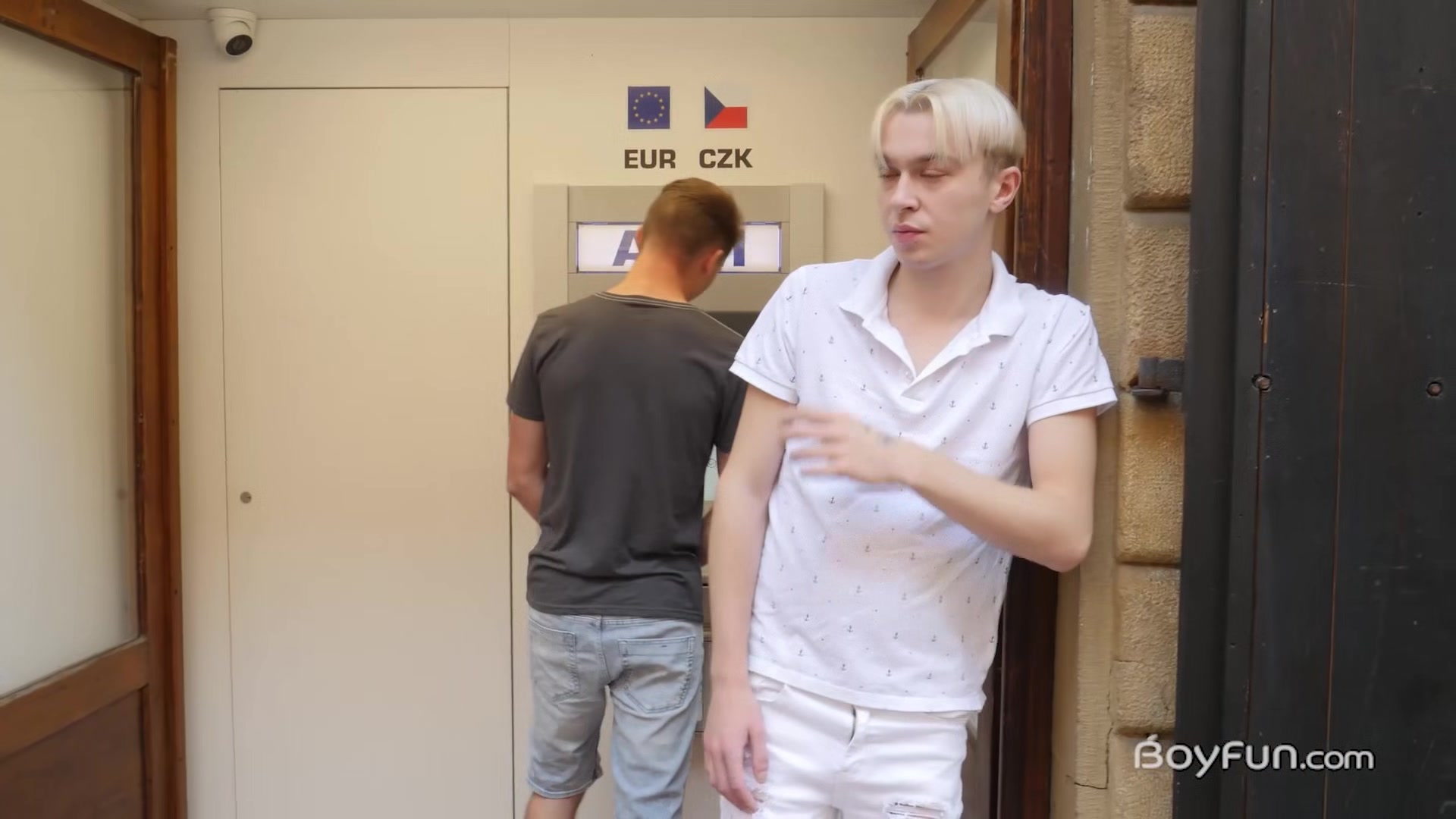 Bareback Twinks Fucking In Poor Boy - BoyFun