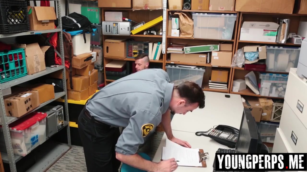 Lp Officer Retrieves Jewelry From Straight Perps Hole