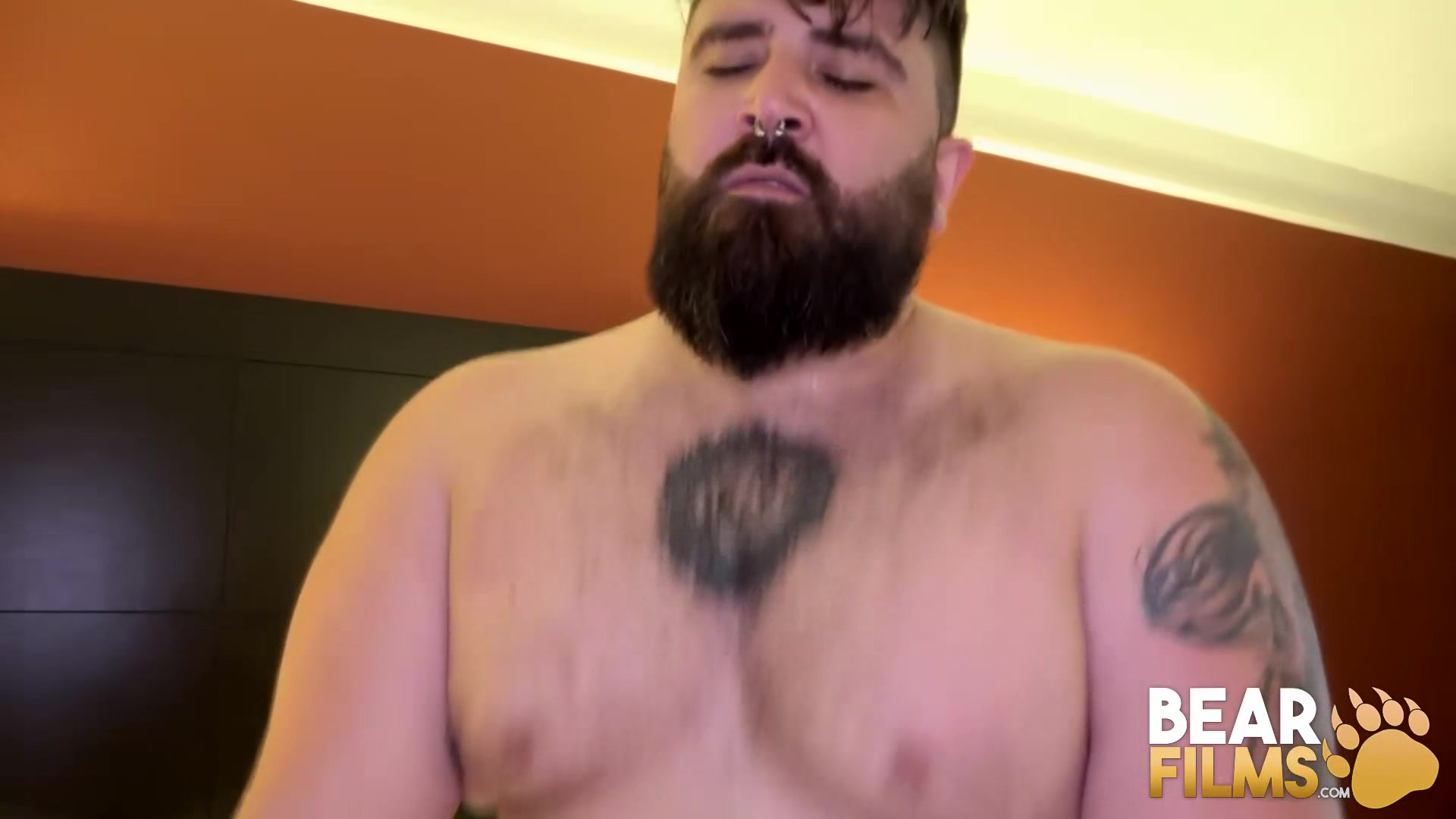 BEARFILMS Phoenix Ryan Sucked Off Ty Brooks Before Breeding