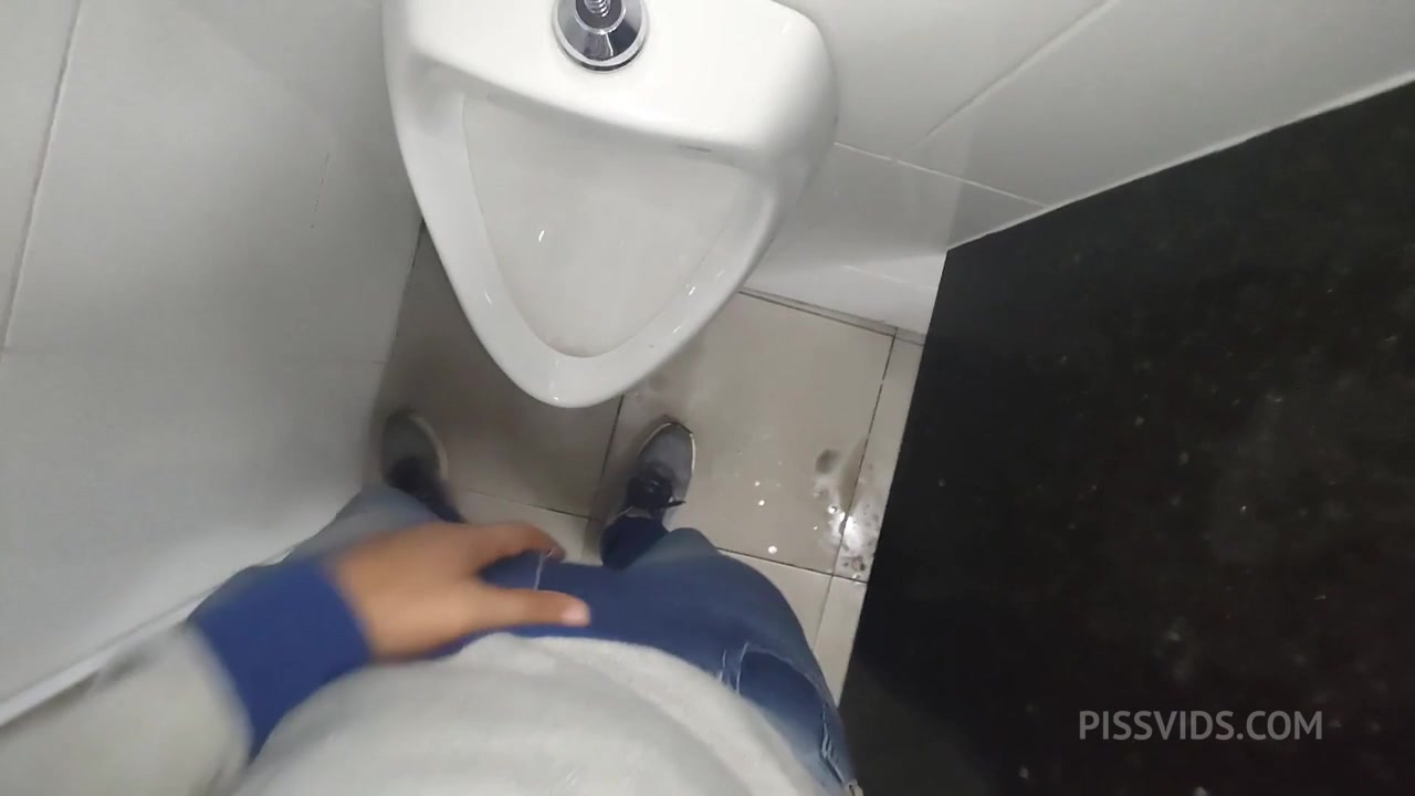 Viciado em Banheirao - PissVids