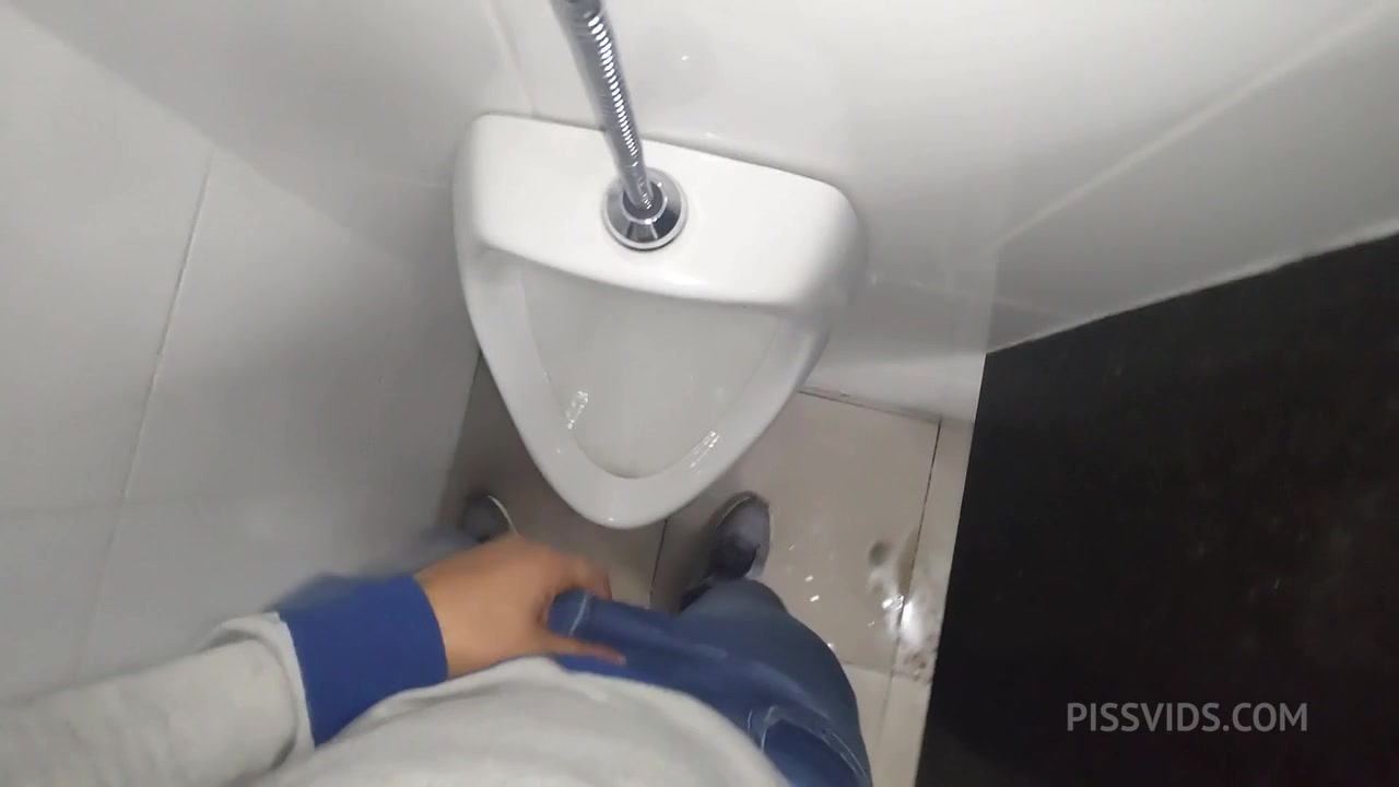 Viciado em Banheirao - PissVids