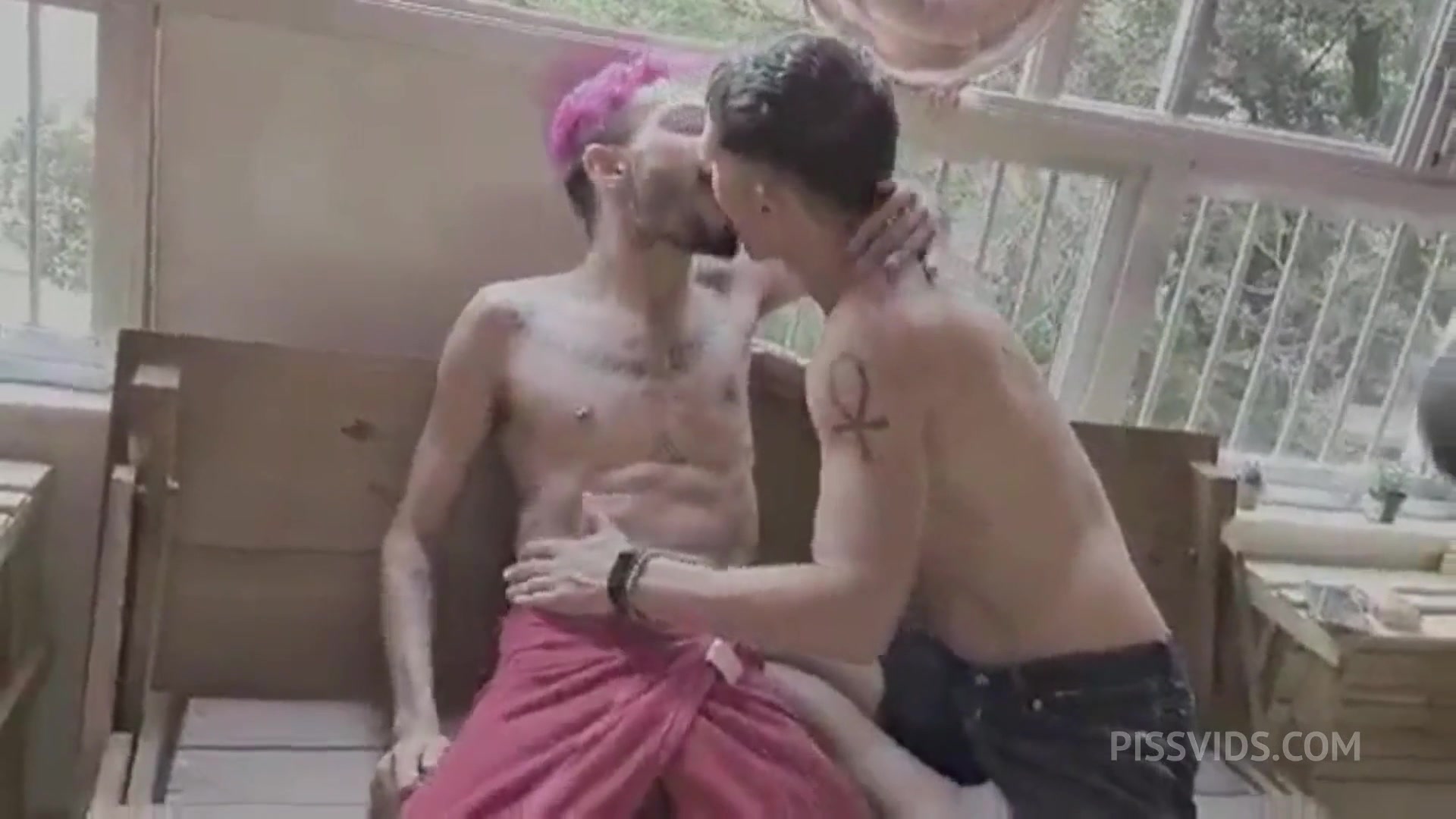 Mamada de presente de aniversario - PissVids