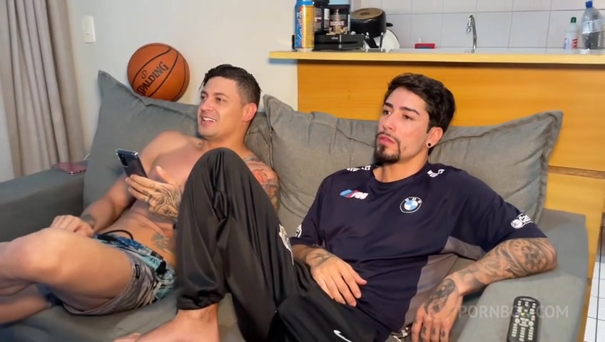 Brotheragem de macho! - PissVids