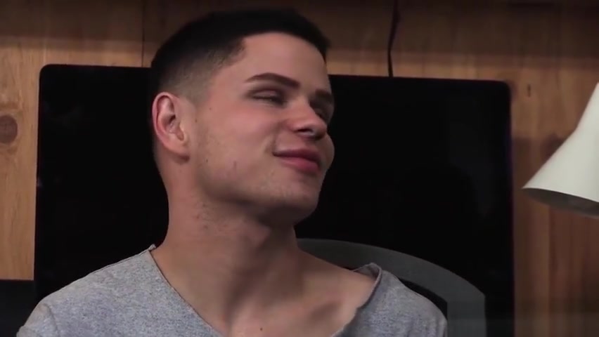 Tatted stepdaddy barebacks teen 18+ stepson on office table