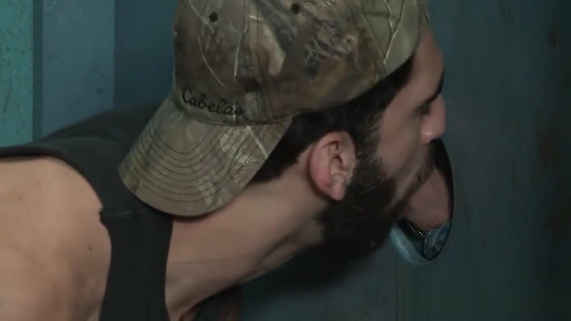 Hunk sucks gloryhole dong