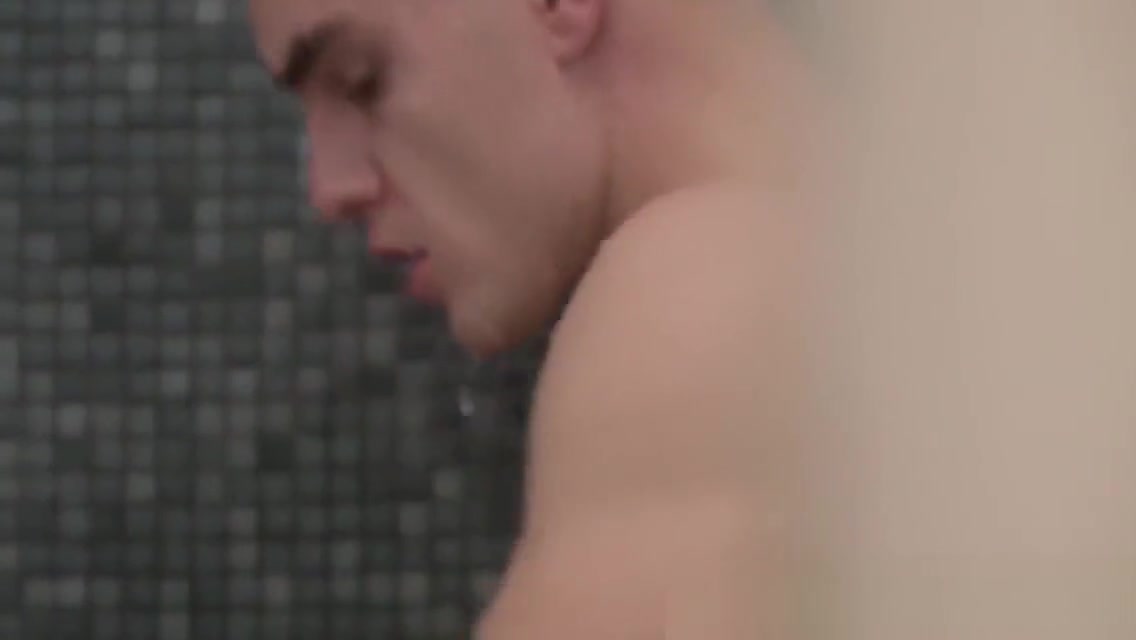 Big dicked jock takes a shower before taking a stroke