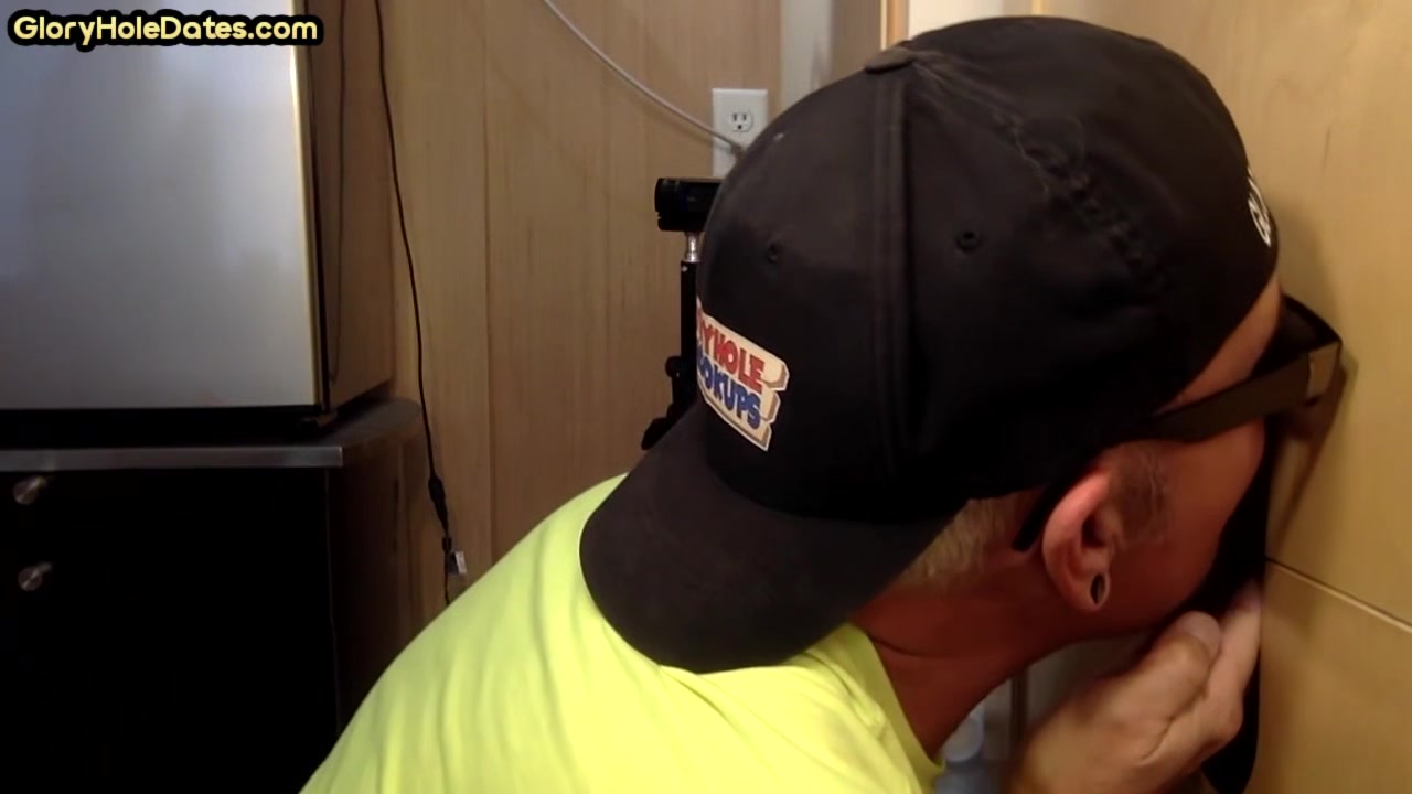Gloryhole amateur DILF deepthroats rod in closeup oral