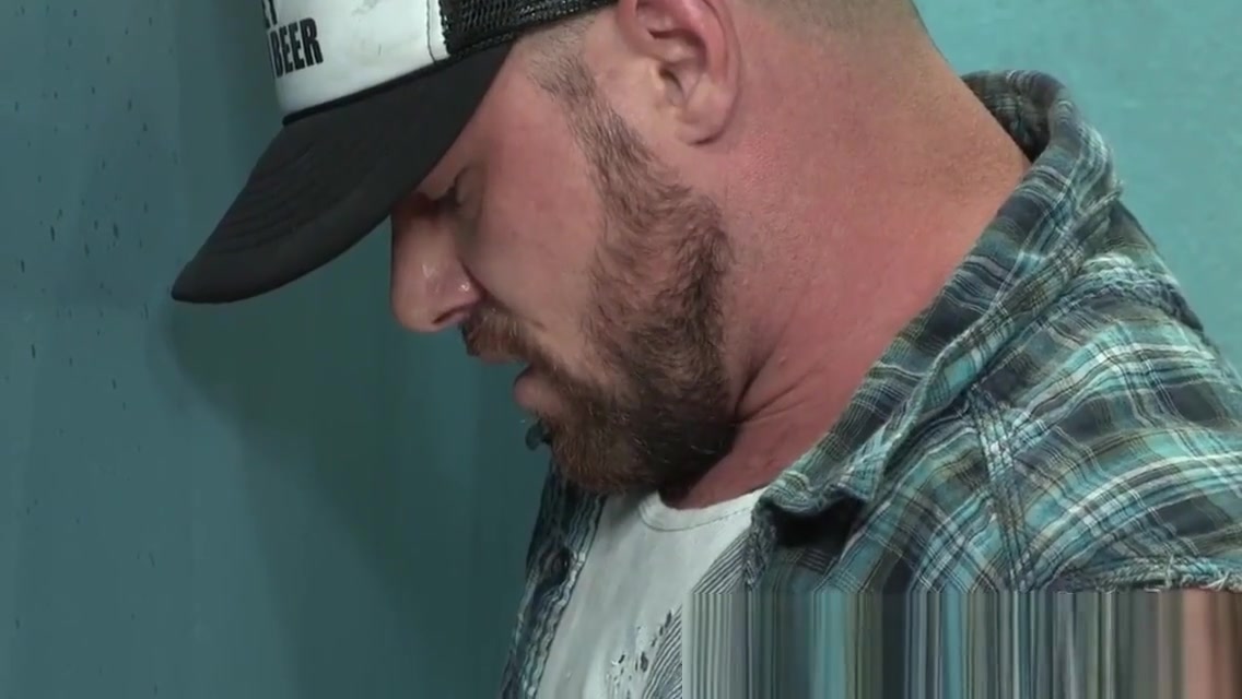 Hunk blows gloryhole dong