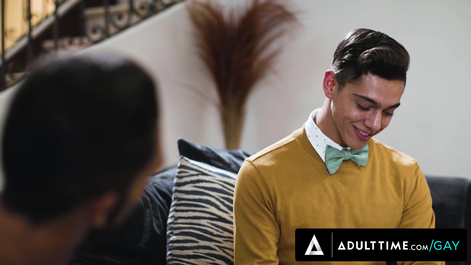 HETEROFLEXIBLE - Horny Benvi Buttfucks Muscled Rich Man Luka Phoenix In Exchange For His Signature