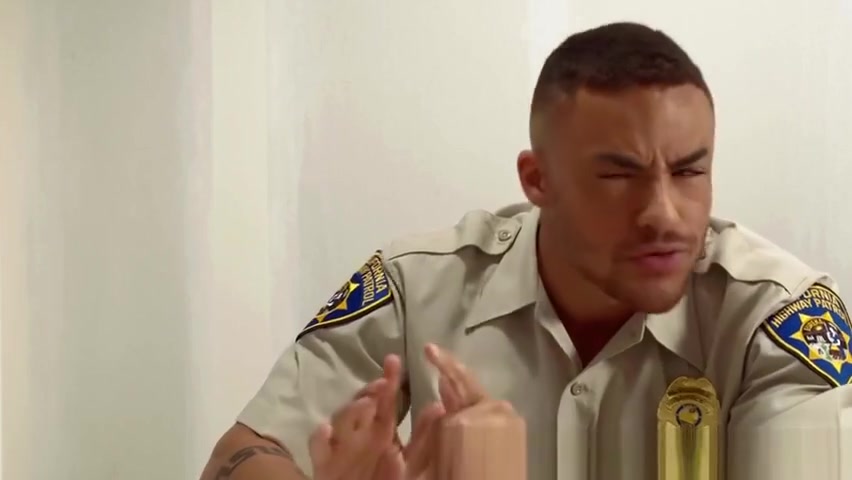 Athletic gay caught for soliciting drills the officer bare