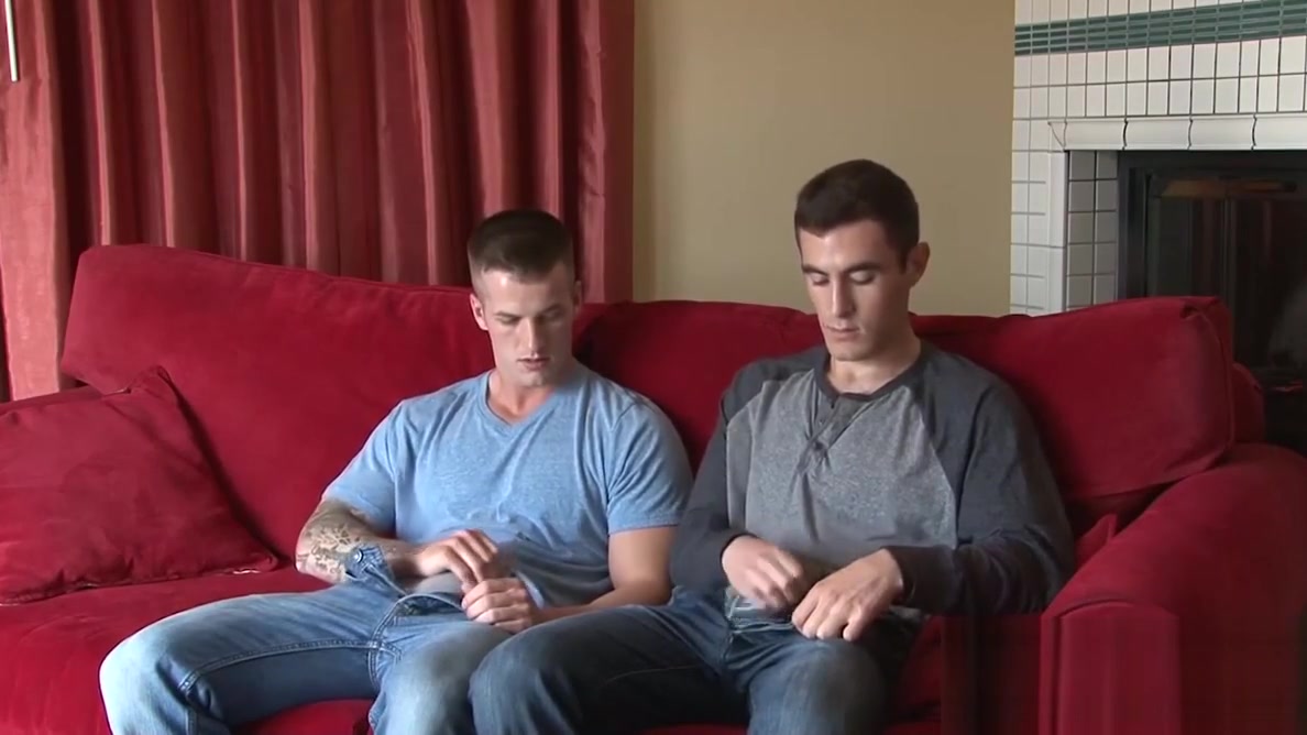 Beautiful army dudes Quentin Gainz and Johnny fucking hard