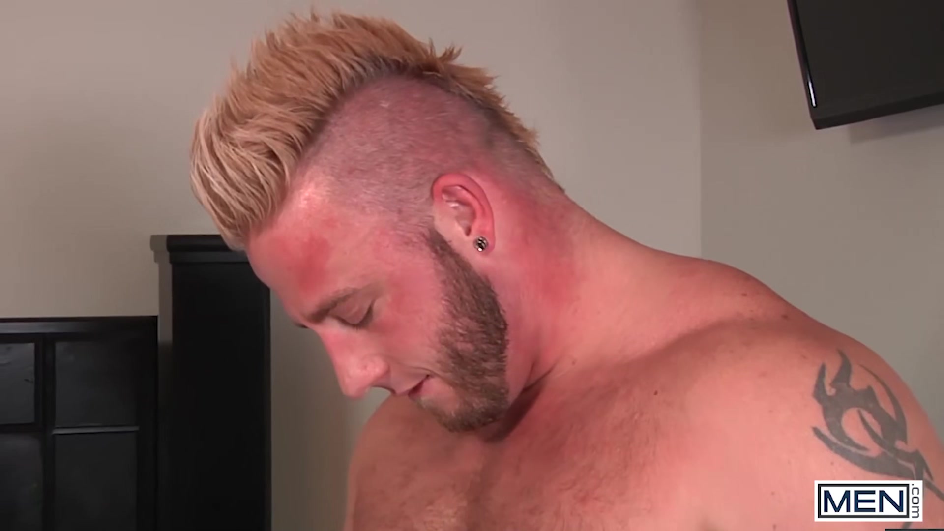 MEN - Aaron Bruiser Stuffs His Fat Cock Into His Step brother-In-Law Anthony Verusso's Tight Hole