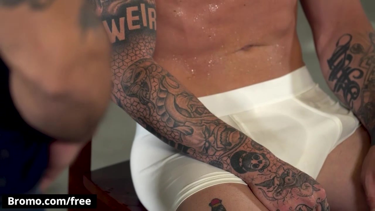 BROMO - Aggressive Top Lorenzo Flexx Orders Dane Stewart To Get On His Knees & Swallow His Dick