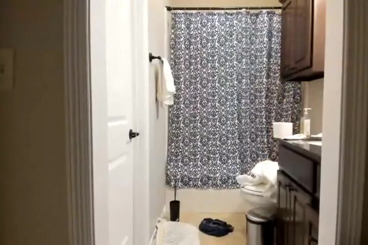 Youtuber Michael Gerry Piss + Shower 2