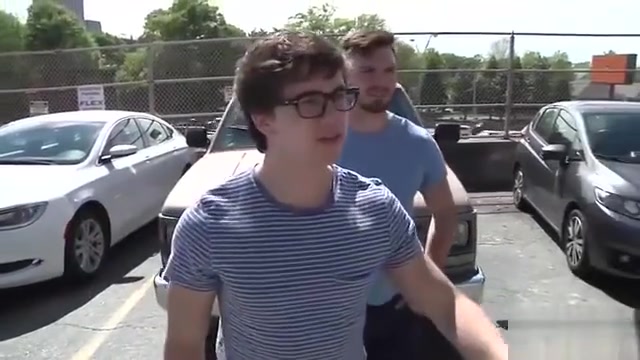 Johnny rapidly takes two cocks in him