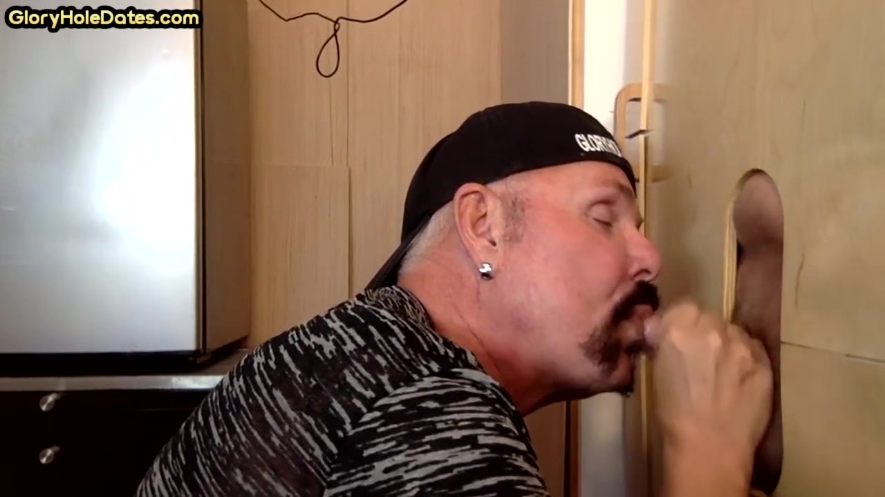 Gloryhole BJ loving gaydaddy sucks cock in amateur video