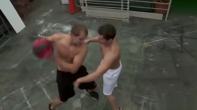 Gym buddies suck and anal in the shower