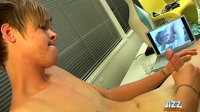 Yummy Cum With Colby Bonds - Colby Bonds