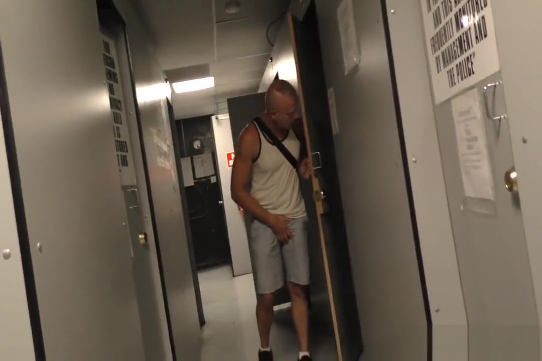 White guy finds gay lover at a glory hole BLACK
