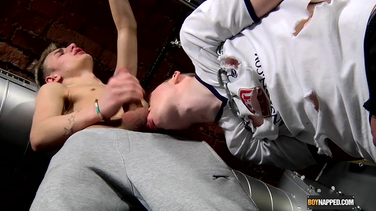 Matt Schooled In Cock Sucking - Matt Madison And Reece Bentley