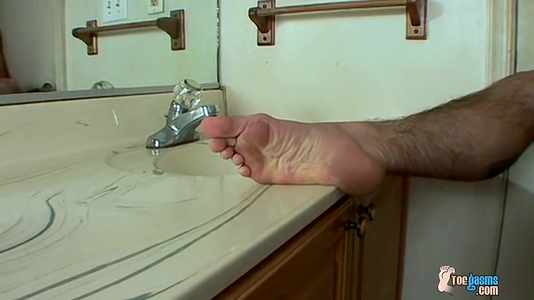 Sporty Boys Stinky Feet - Cage