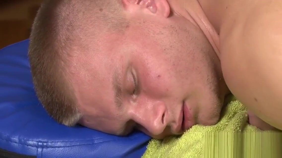Wild massage for homosexual bear
