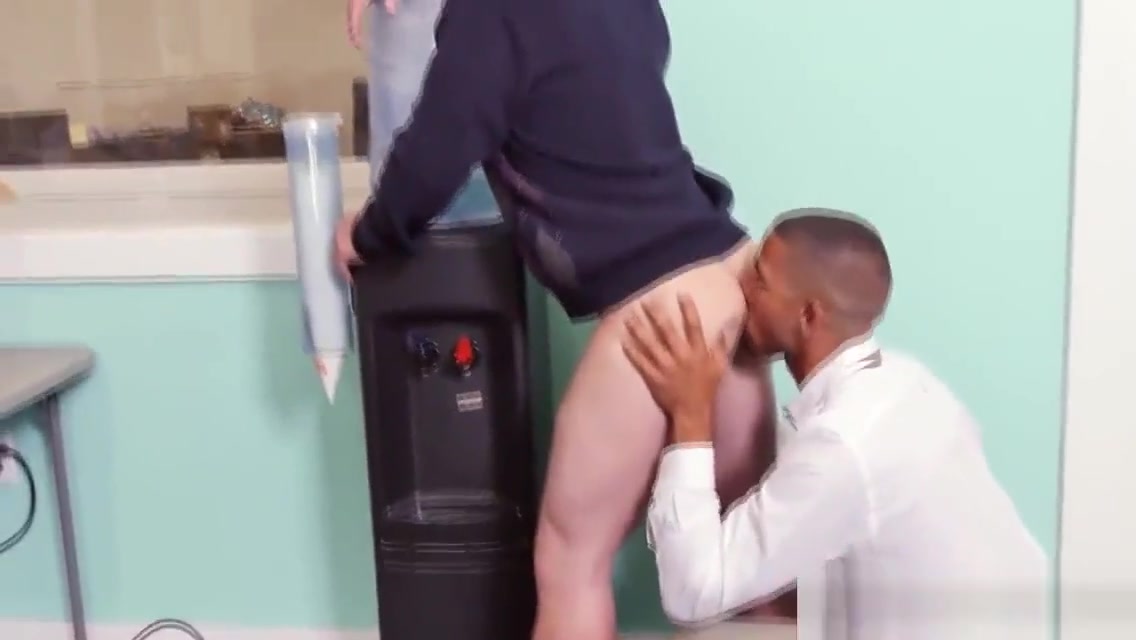 Threeway fucked office hunk drops cumload