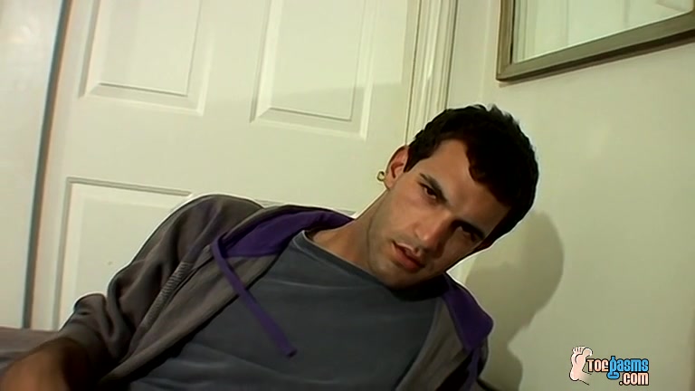 Foot Flashing Str8 Boy Jacks Off - Jackson Skyler