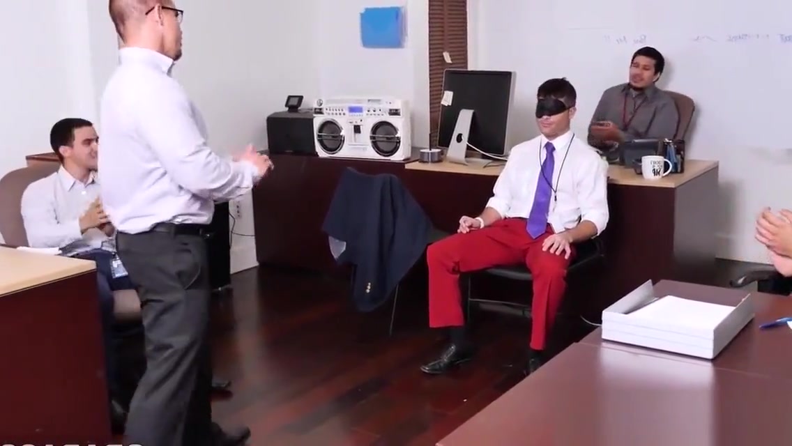 Threeway stripper jizzed by office jocks
