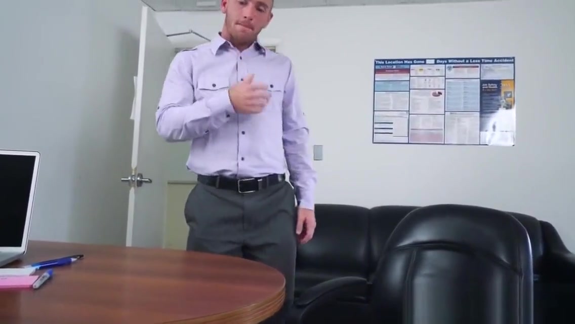 Employee assfucked by boss in the office