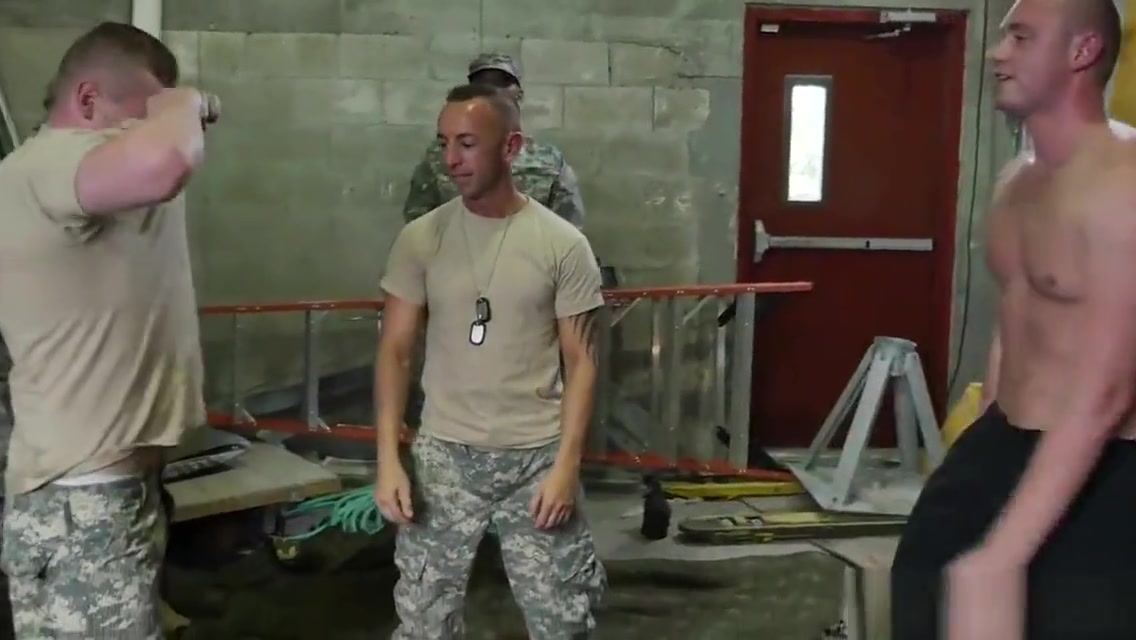 Military Soldiers Wrestle for Glory and Have Gay Orgy (tpc15173)