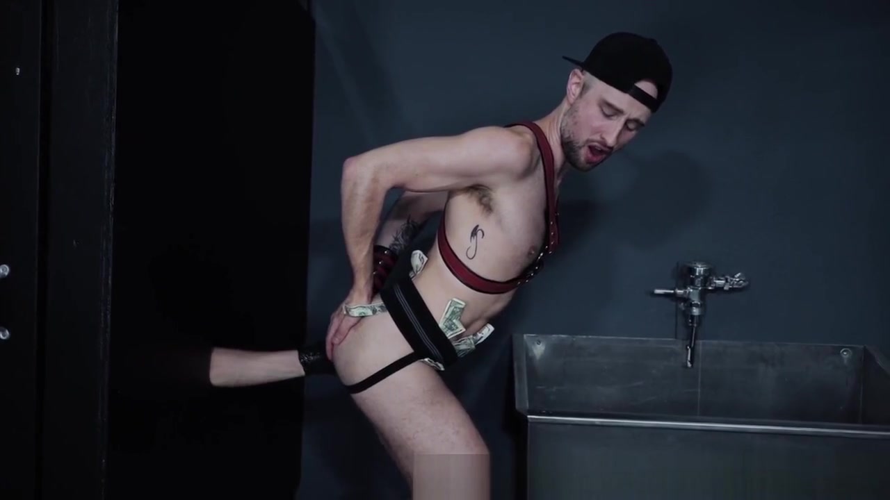 Glory Hole Fisting - ClubInferno