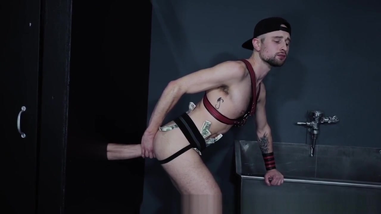 Glory Hole Fisting - ClubInferno