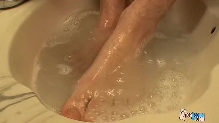 Cumming Over Clean Boy Feet - Cain