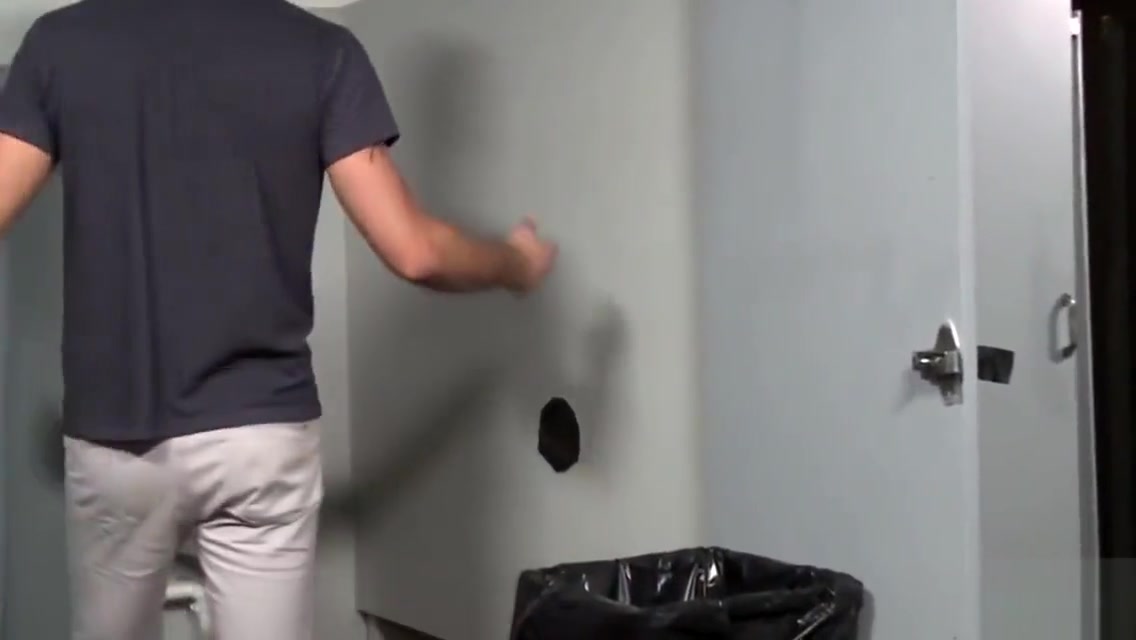 Two gays suck and fuck through glory hole