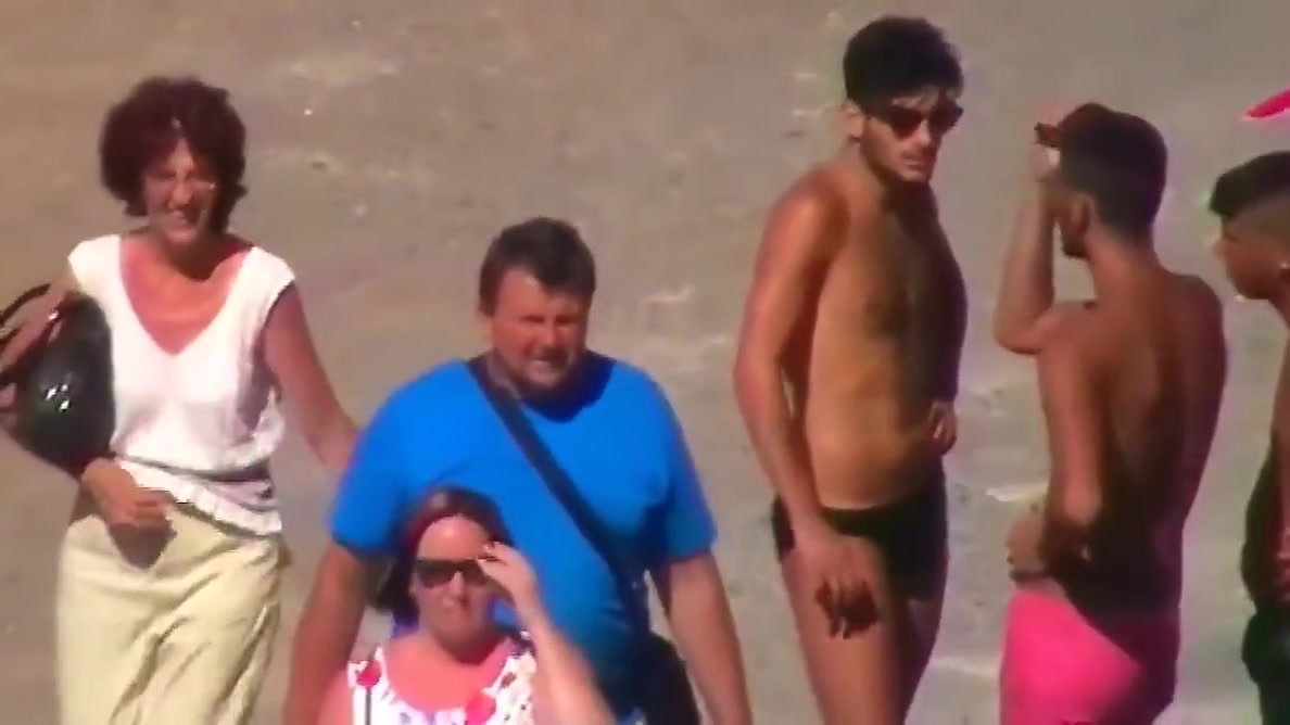 Let's spy next door Italian males in speedos 1u1y