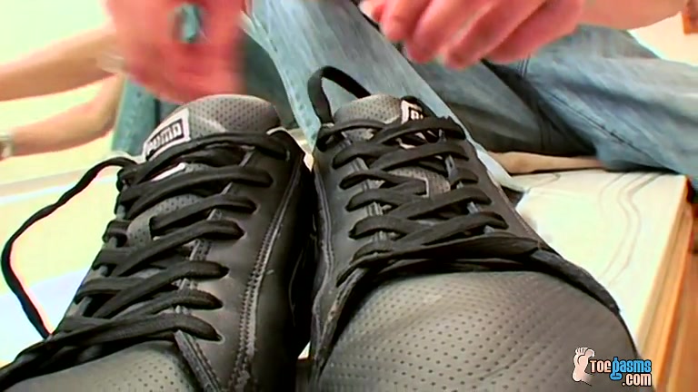 Sexy Sticky Straight Boy Feet - Clyde