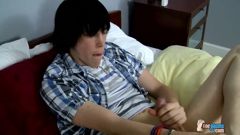 Toe Sucking Solo Boy Tyler - Tyler Bolt