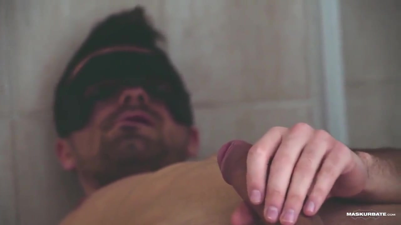 MSK Harry jerks his cock in the shower