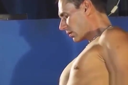 Kinky homo chap gives head
