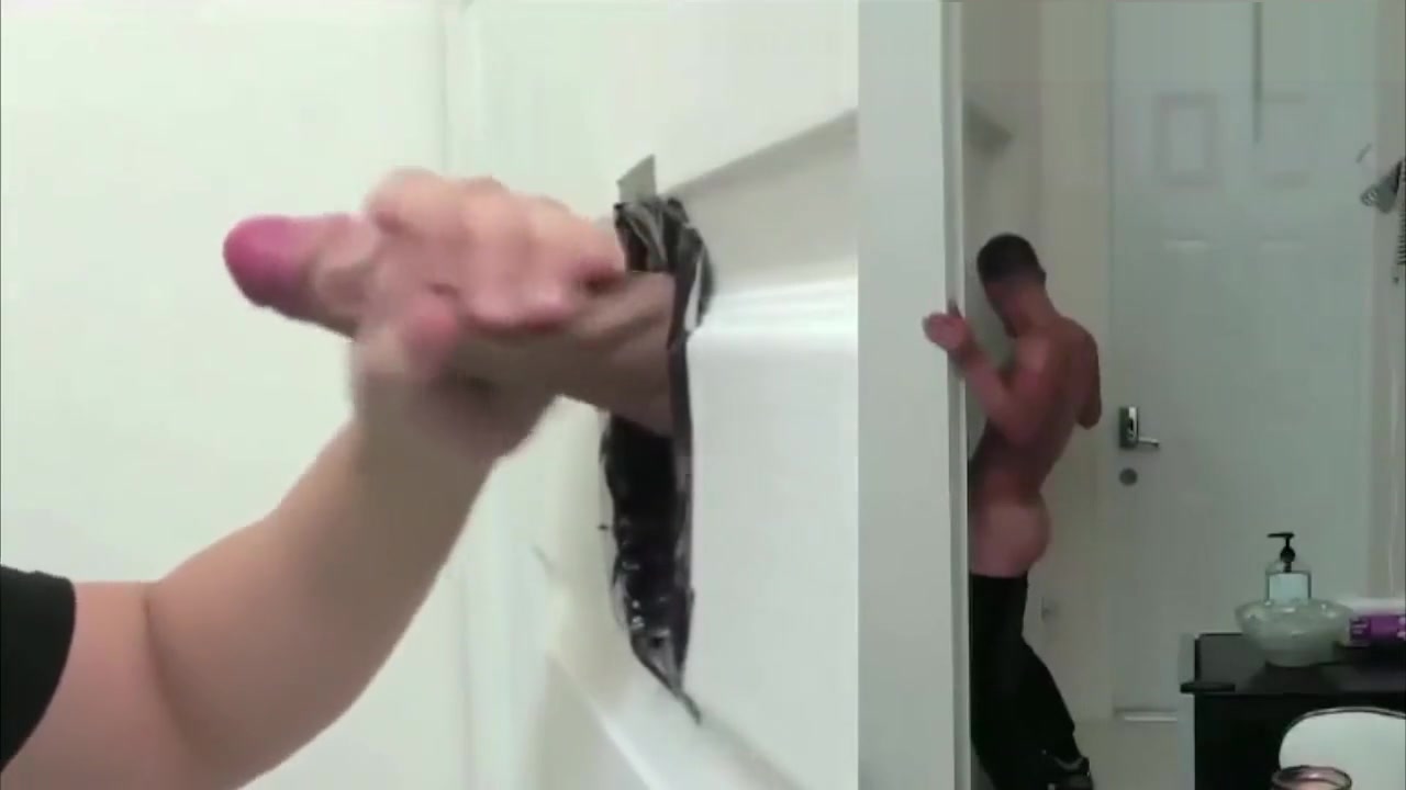 STUPID JOCK LOVES GAY GLORYHOLE